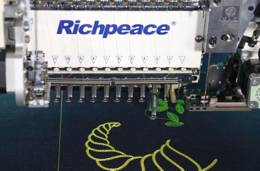 富怡電腦混合毛巾繡花機