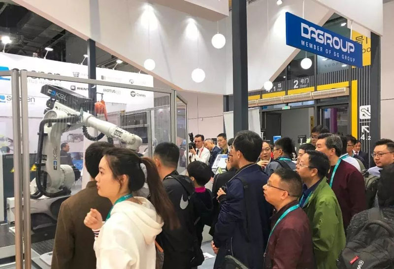 上工申貝縫制設備亮相進博會